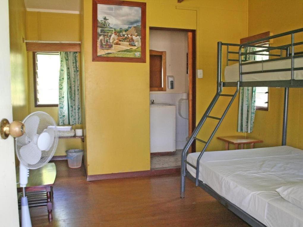 Ratu Kini Dive & Stay Île de Mana Extérieur photo