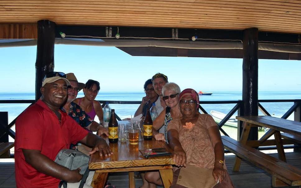 Ratu Kini Dive & Stay Île de Mana Extérieur photo