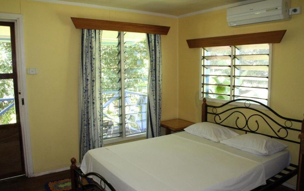 Ratu Kini Dive & Stay Île de Mana Extérieur photo