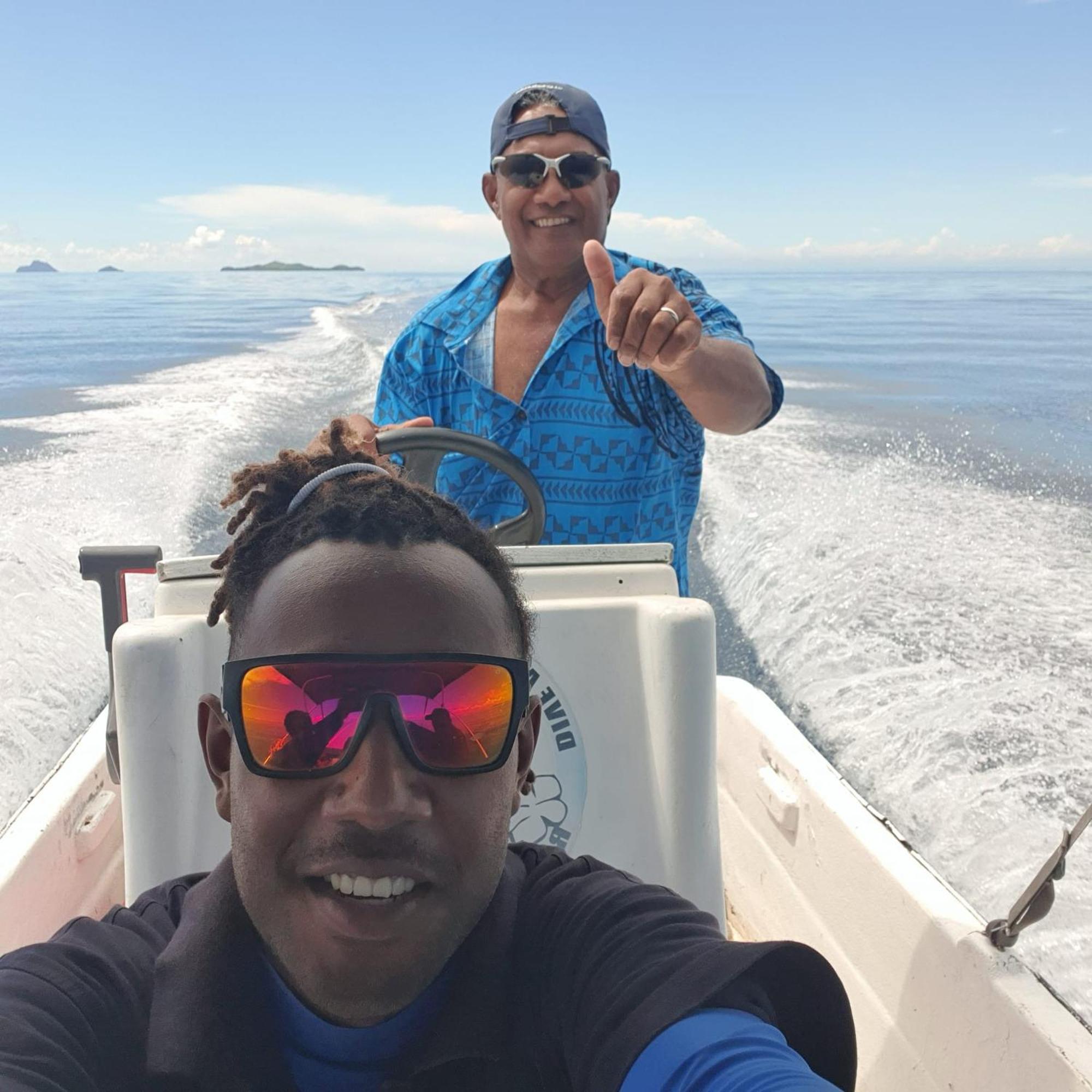Ratu Kini Dive & Stay Île de Mana Extérieur photo